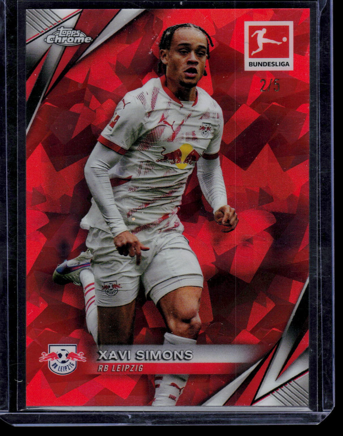 Xavi Simons Topps Chrome Bundesliga Sapphire 2024/2025 Red 2/5 (EN) (nach §25 UStG differenzbesteuert)