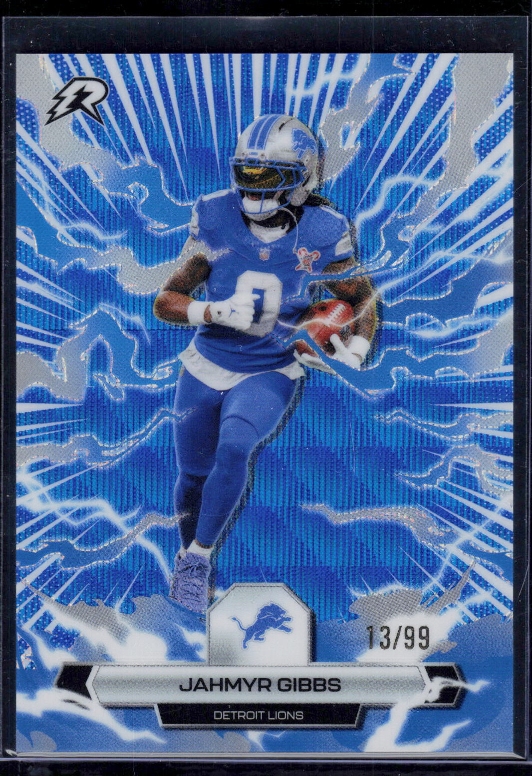 Jahmyr Gibbs Topps Resurgence 2025 Blue Surge 13/99 (EN)
