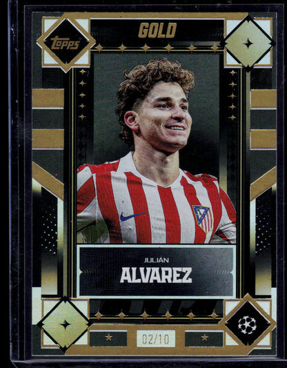 Julian Alvarez Topps Gold 2026 Black 02/10 (EN) (nach §25 UStG differenzbesteuert)